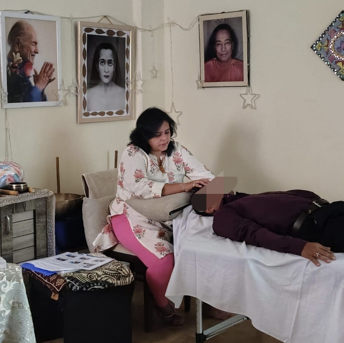 Sound healing session with singing bowls by holistic healer in Pimpri Chinchwad